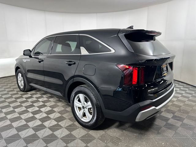 Used 2024 Kia Sorento LX image 5