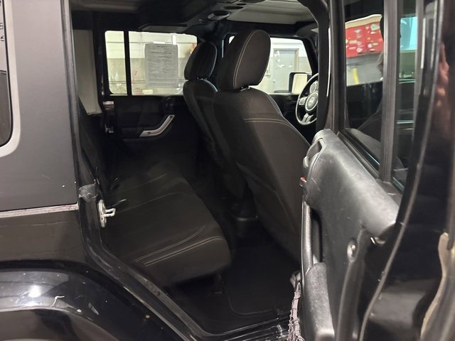 Used 2017 Jeep Wrangler Unlimited Sahara image 16