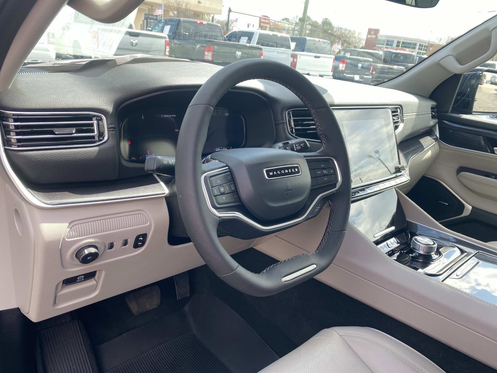 Used 2024 Jeep Wagoneer L 2WD image 27