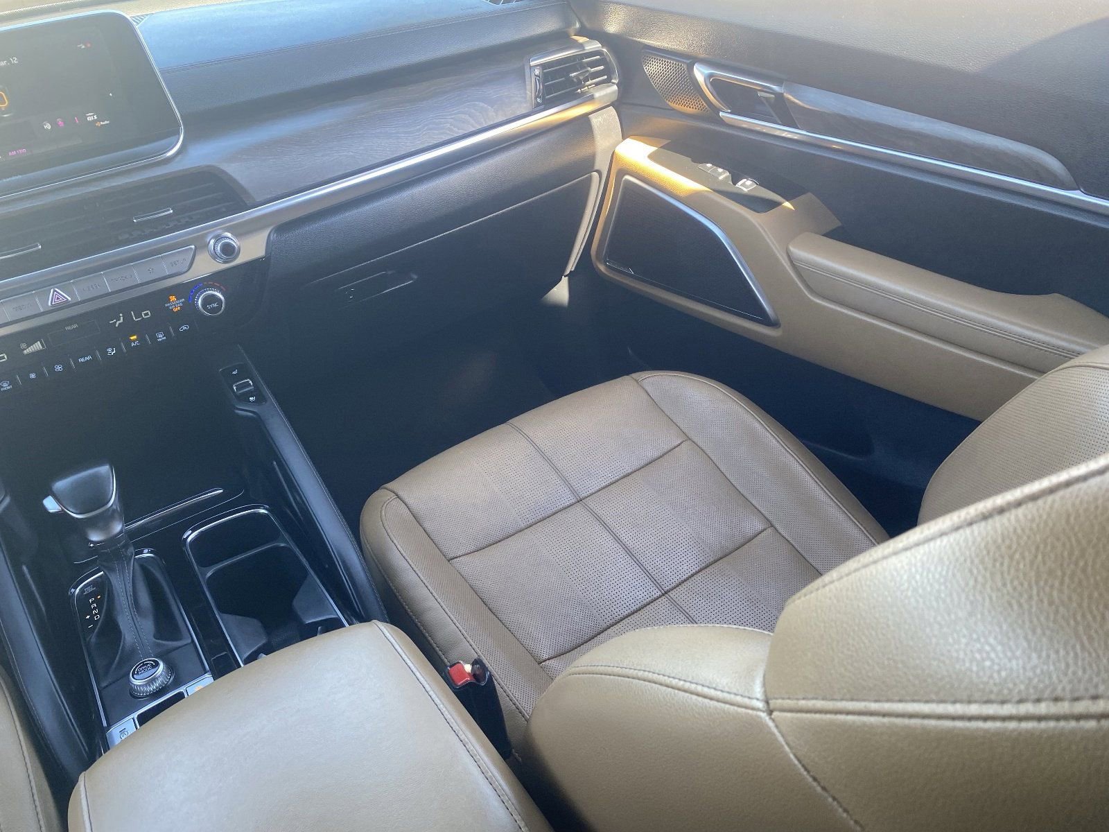 Used 2022 Kia Telluride SX w/ Towing Package image 17