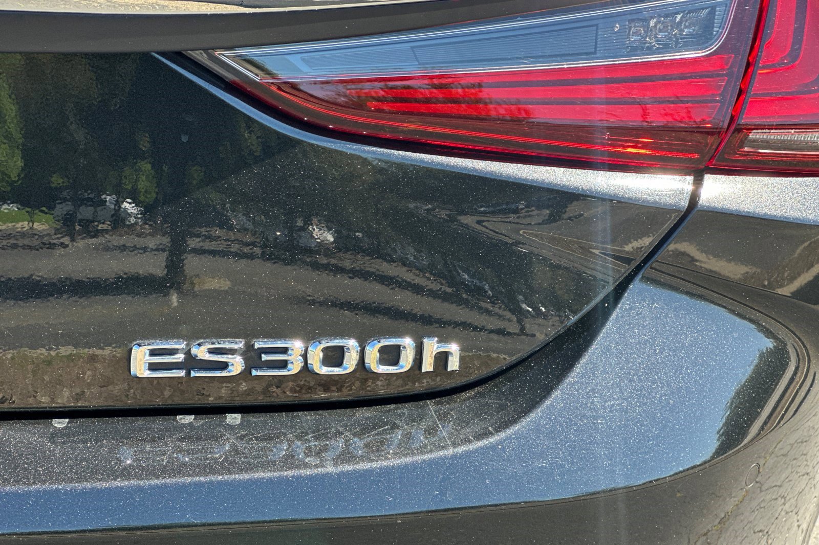 Used 2024 Lexus ES 300h w/ Premium Package image 35