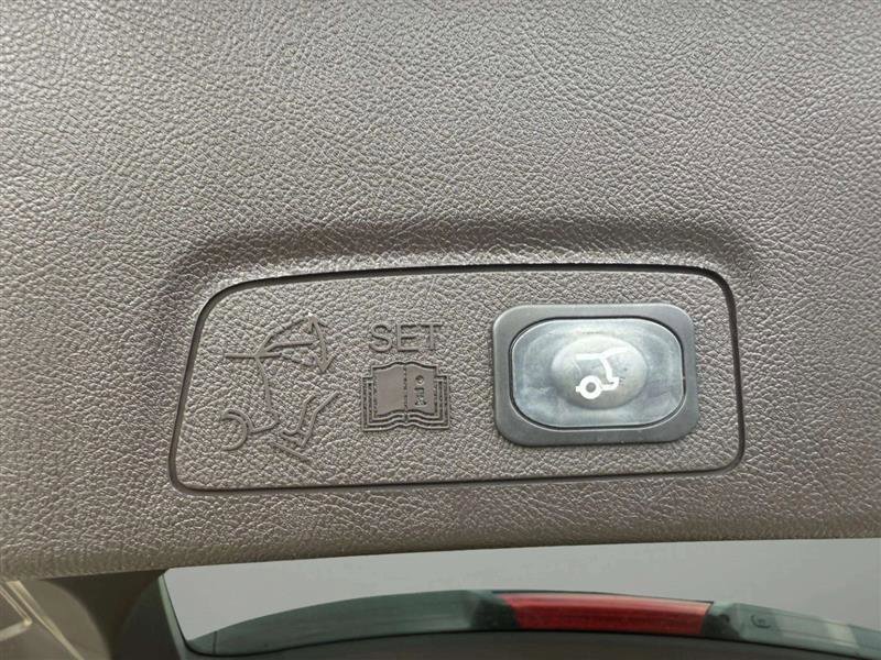 Used 2016 Lincoln MKC Reserve w/ Lincoln MKC Climate Package image 28