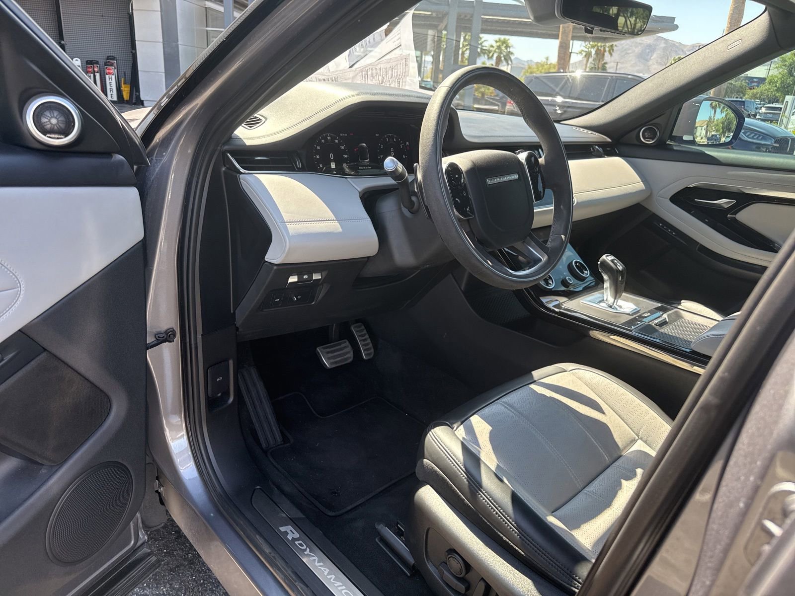 Used 2020 Land Rover Range Rover Evoque R-Dynamic SE AWD/4WD image 8