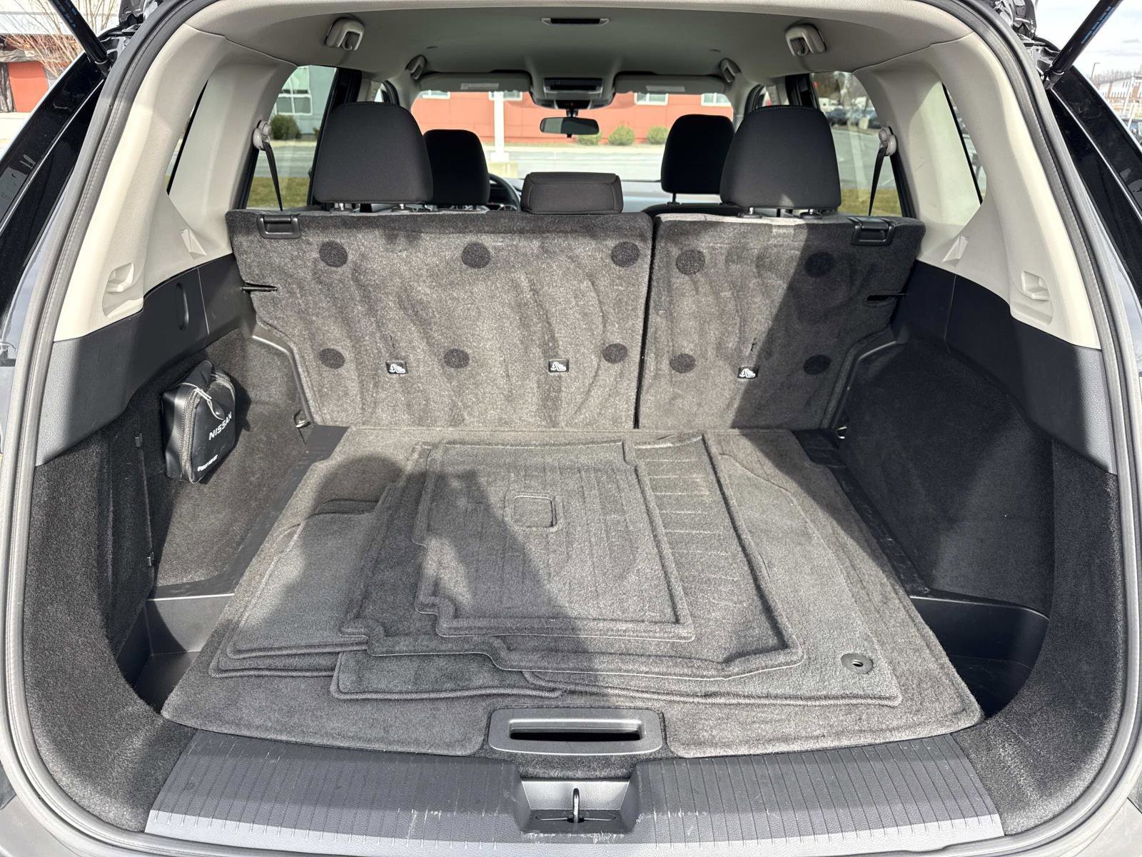 Used 2023 Nissan Rogue SV image 21