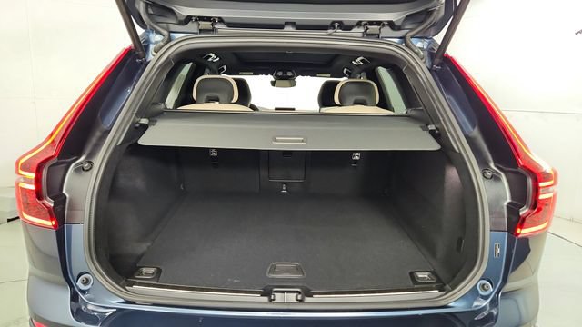 New 2026 Volvo XC60 B5 Plus w/ Climate Package PRO AWD/4WD image 38