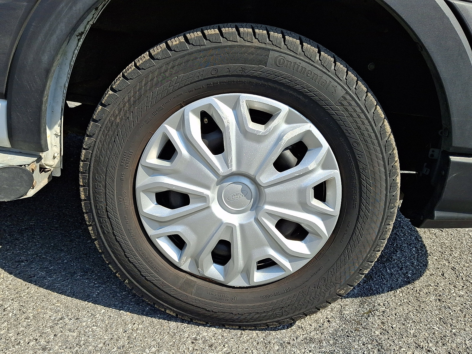 Used 2024 Ford Transit 250 Low Roof w/ Exterior Upgrade Package image 8