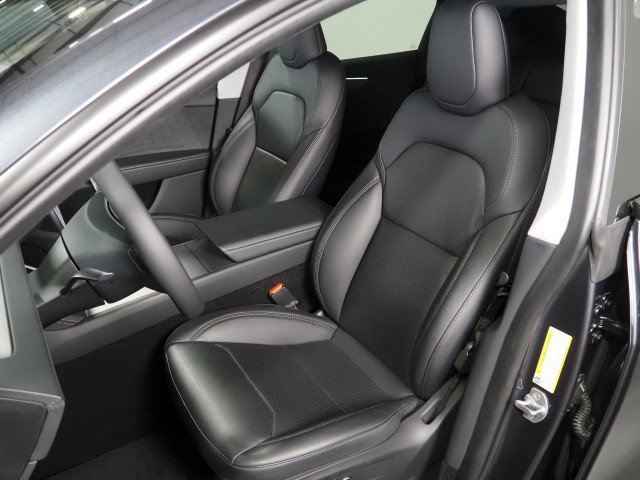 Used 2026 Tesla Model Y Long Range RWD image 15