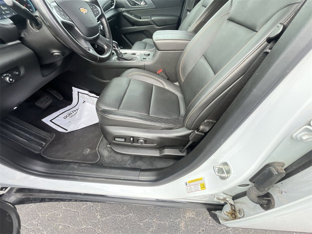 Used 2021 Chevrolet Traverse Premier image 12