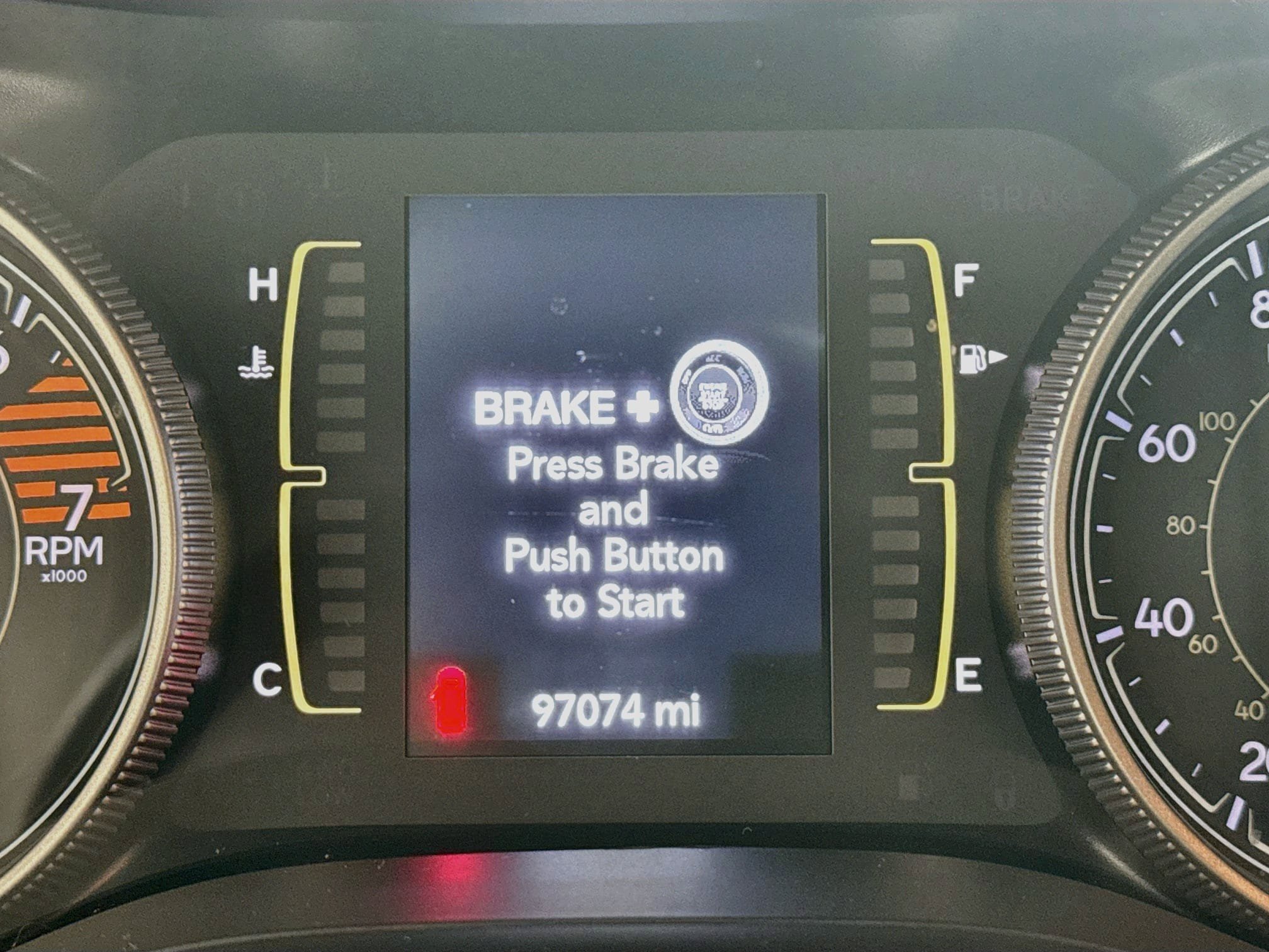 Used 2019 Jeep Cherokee Latitude Plus w/ Cold Weather Group AWD/4WD image 15