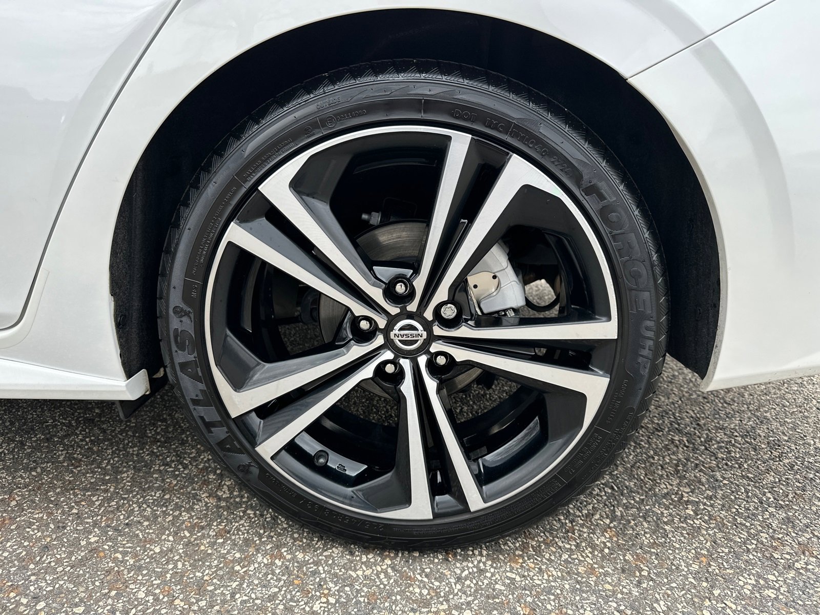 Used 2022 Nissan Sentra SR w/ Lighting Package image 19