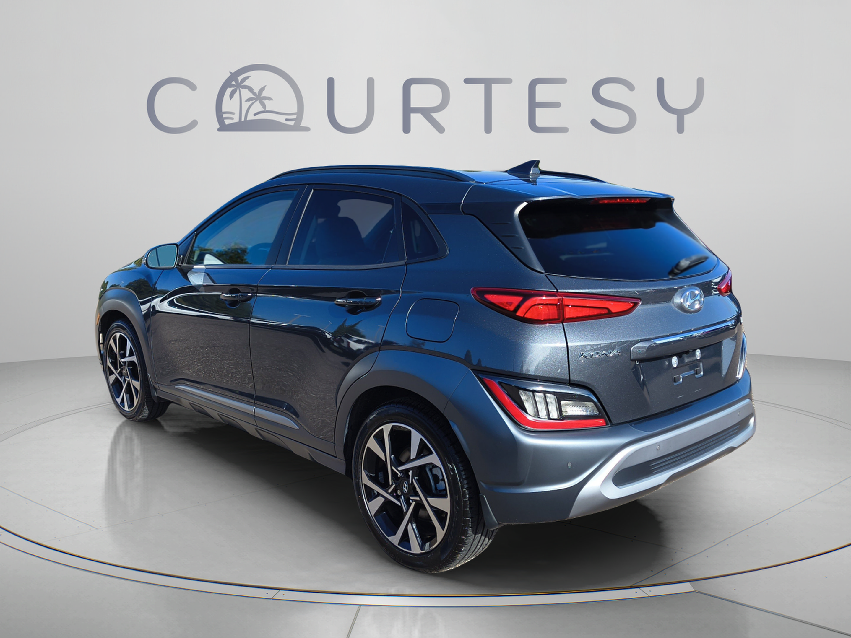 Certified 2022 Hyundai Kona Limited FWD image 3