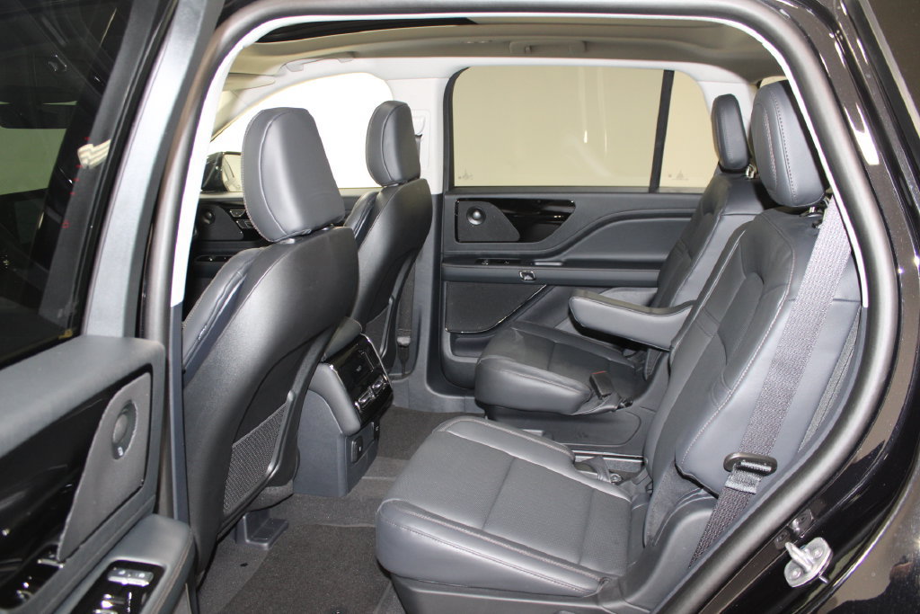 New 2026 Lincoln Aviator 2WD image 25