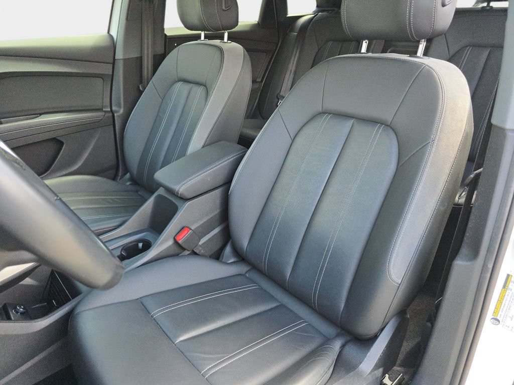 Used 2023 Audi Q4 e-tron Premium Plus w/ Premium Plus RWD image 18
