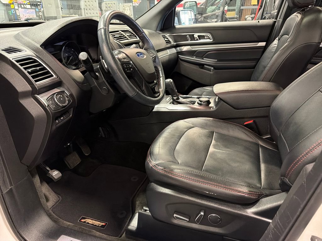 Used 2018 Ford Explorer Sport w/ Equipment Group 401A AWD/4WD image 4