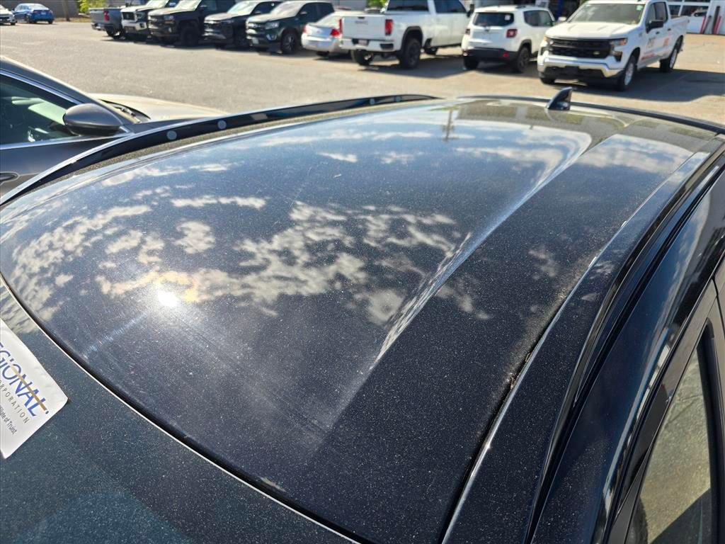 Used 2022 Nissan Kicks SR image 16