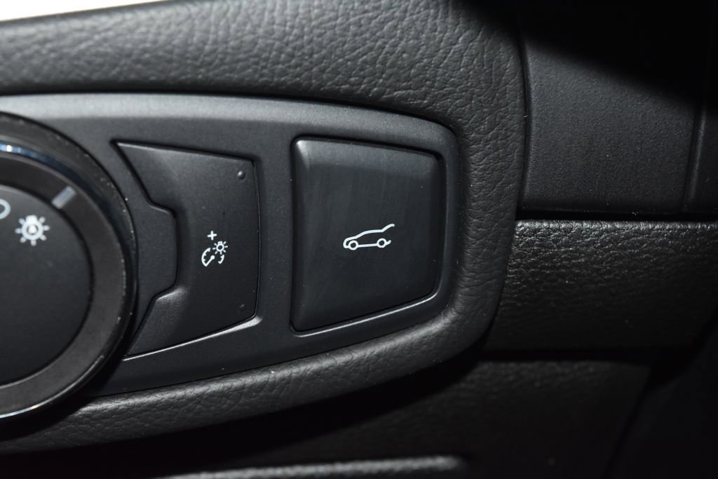 Used 2018 Ford Edge SEL w/ Equipment Group 201A AWD/4WD image 18