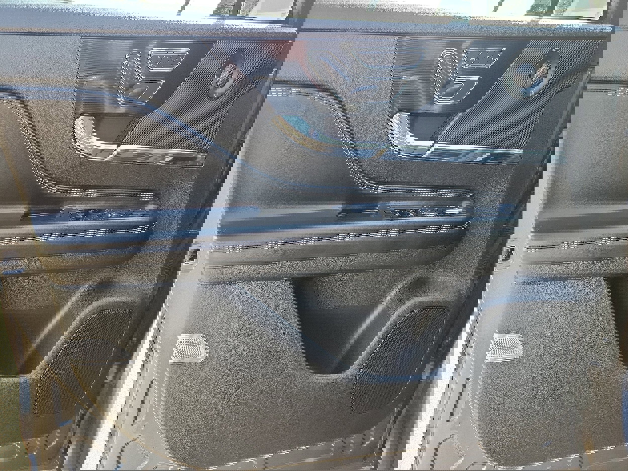 Used 2023 Lincoln Corsair AWD w/ Equipment Group 102A image 16