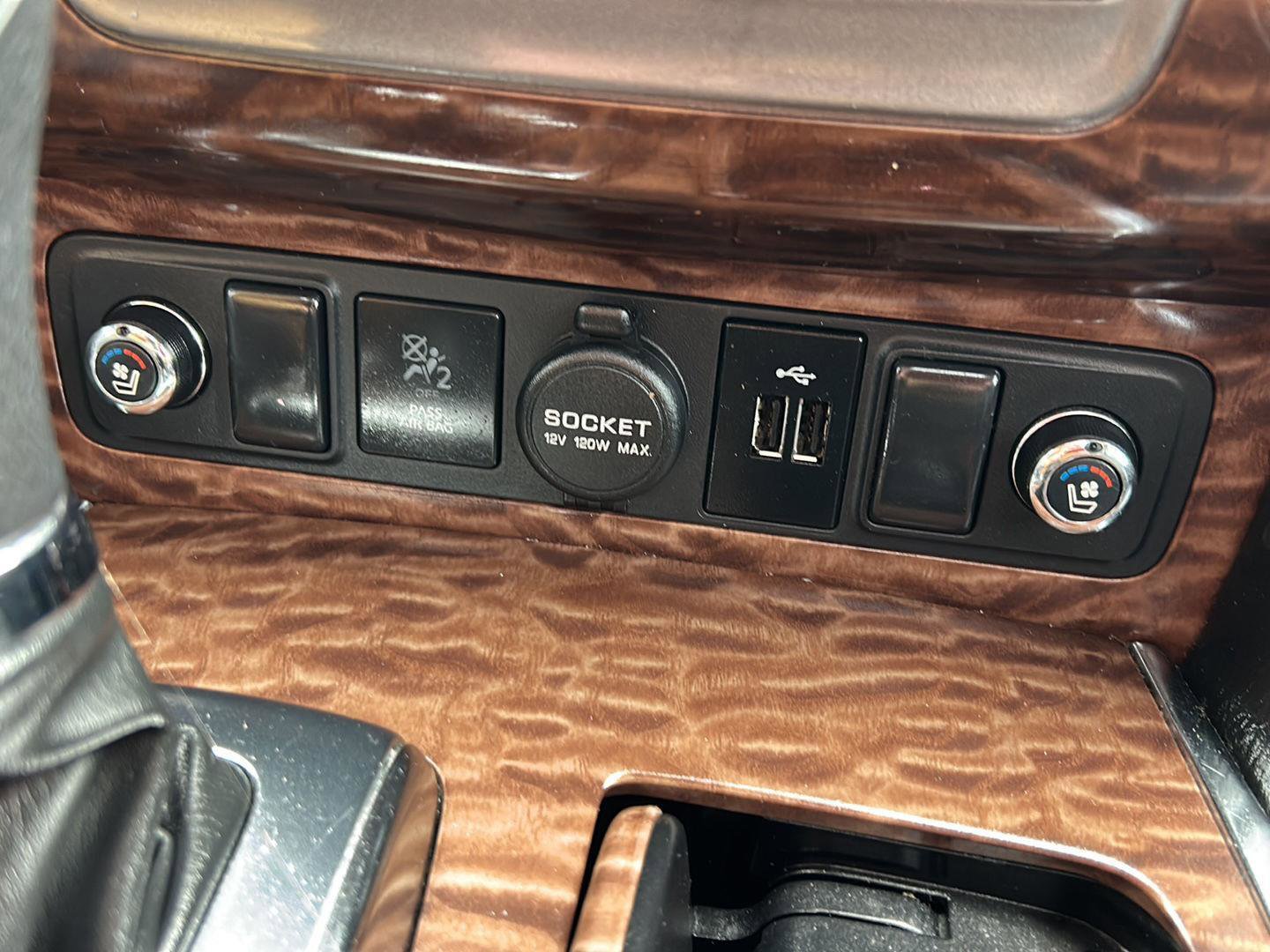 Used 2019 Nissan Armada Platinum w/ Interior Lighting Package image 21