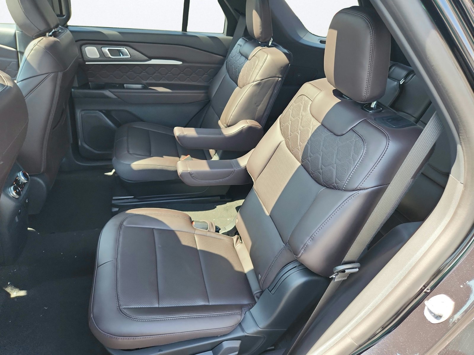 New 2027 Ford Explorer Platinum w/ LUX Leather Package AWD/4WD image 25