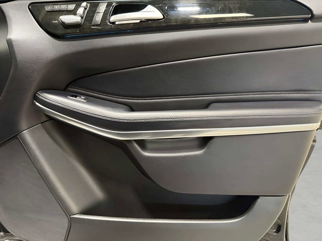 Used 2018 Mercedes-Benz GLS 550 4MATIC image 12