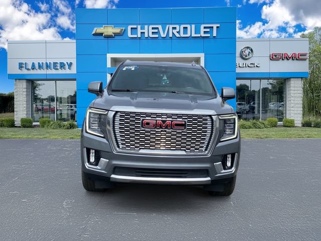 Used 2021 GMC Yukon XL Denali w/ Denali Premium Package AWD/4WD image 8