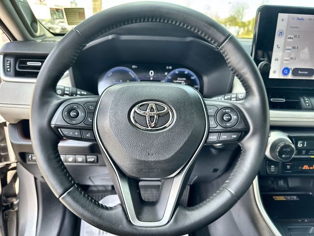 Used 2023 Toyota RAV4 Limited image 23