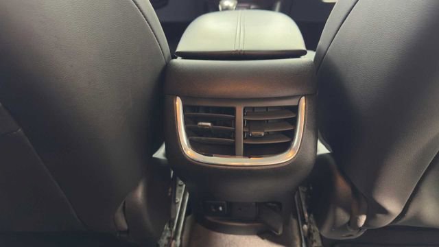 Used 2021 Chevrolet Malibu Premier image 16