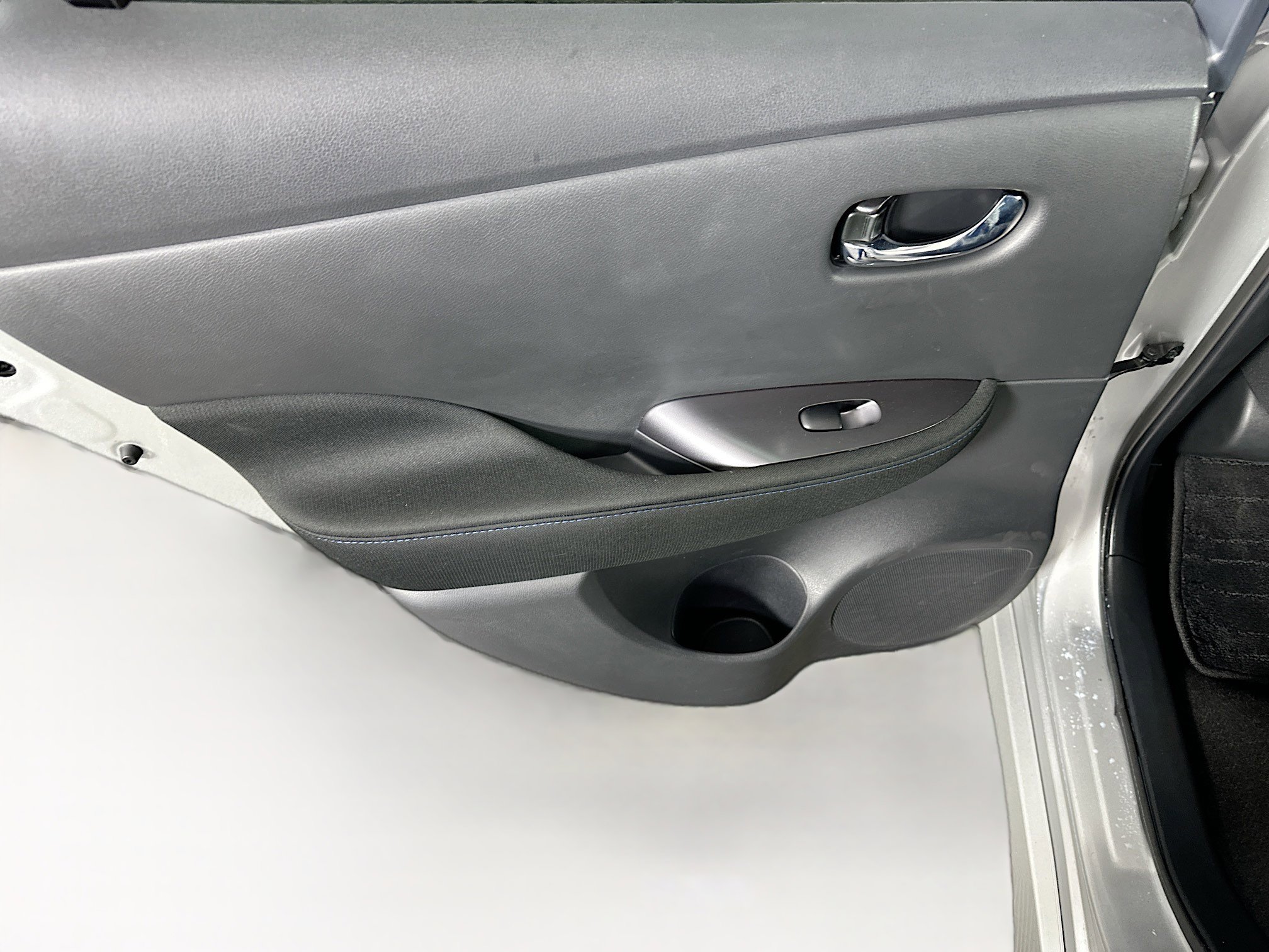 Used 2025 Nissan Leaf S image 24