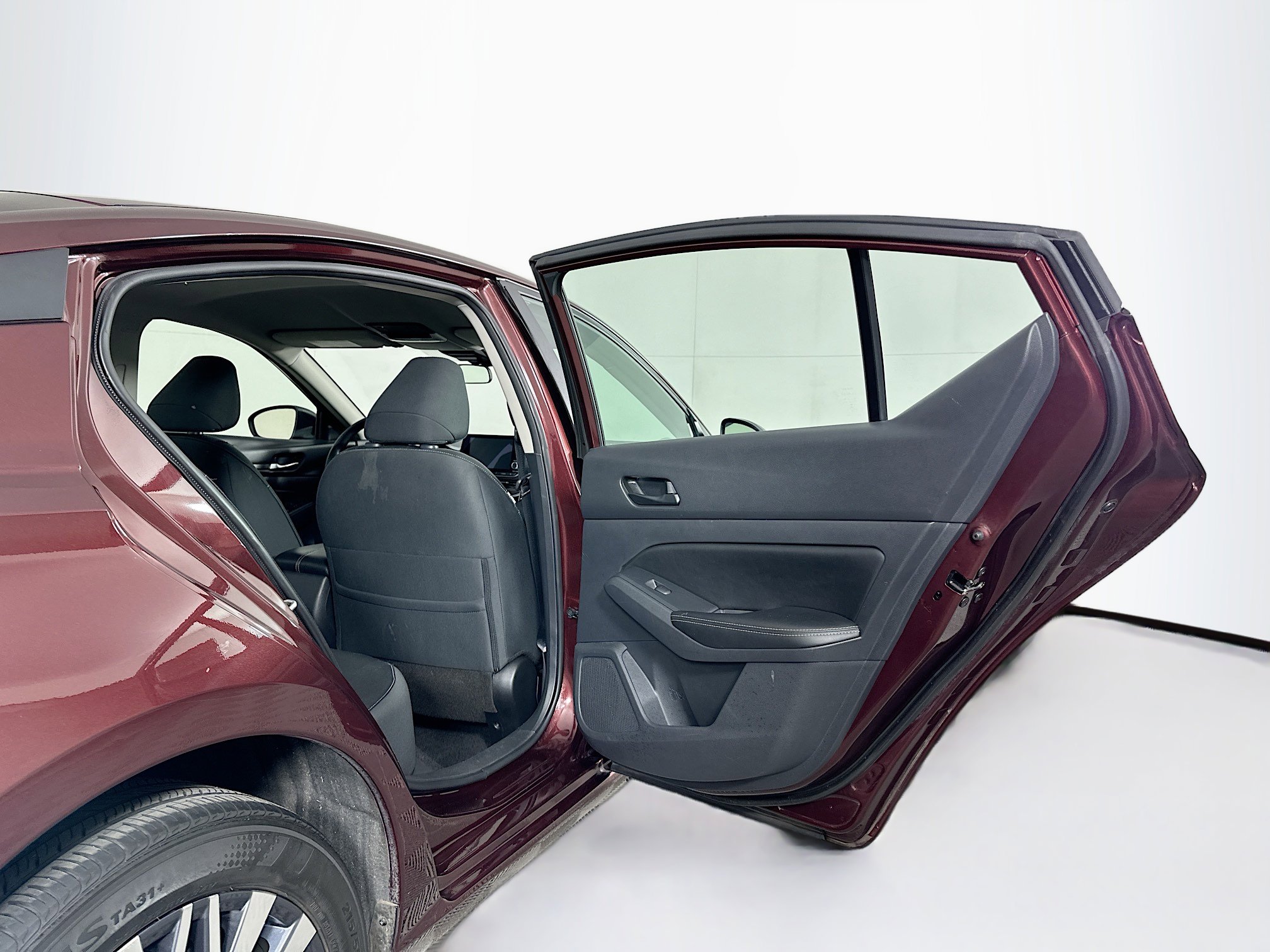 Used 2025 Nissan Altima 2.5 SV image 28