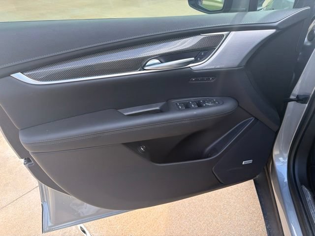 Certified 2025 Cadillac XT5 Sportv w/ Technology Package AWD/4WD image 8