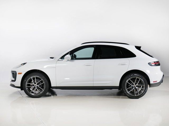 New 2026 Porsche Macan image 2