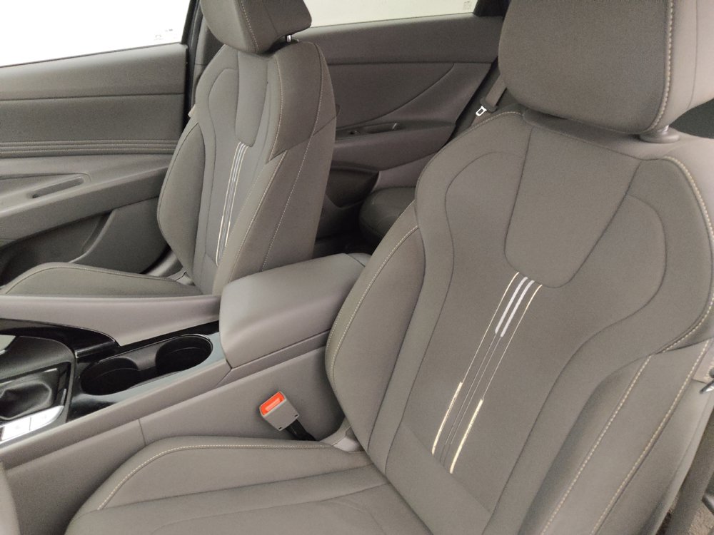 Used 2023 Hyundai Elantra SEL w/ Convenience Package FWD image 17