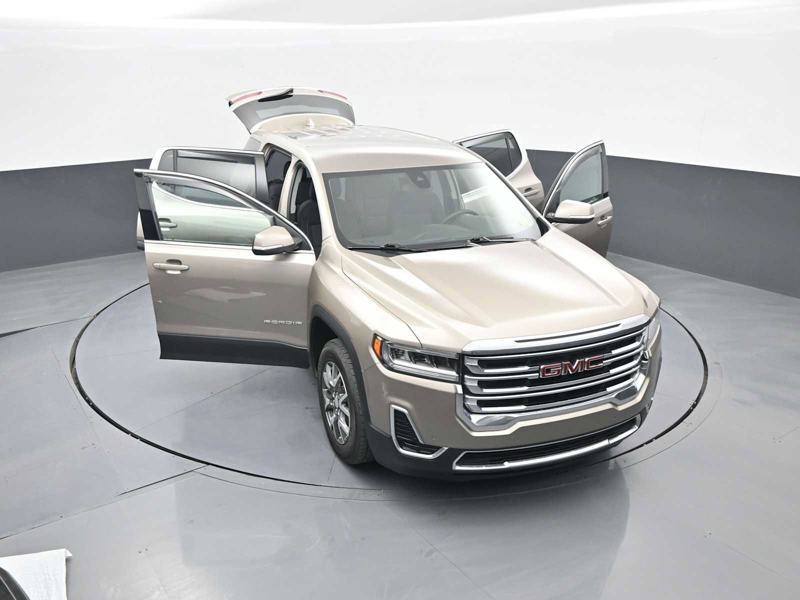 Used 2023 GMC Acadia SLE image 44