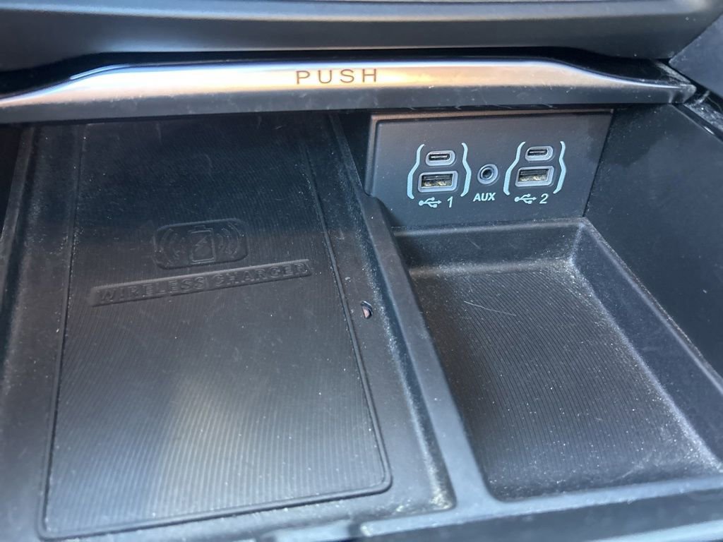 Used 2024 Chrysler Pacifica Limited w/ S Appearance Package image 41