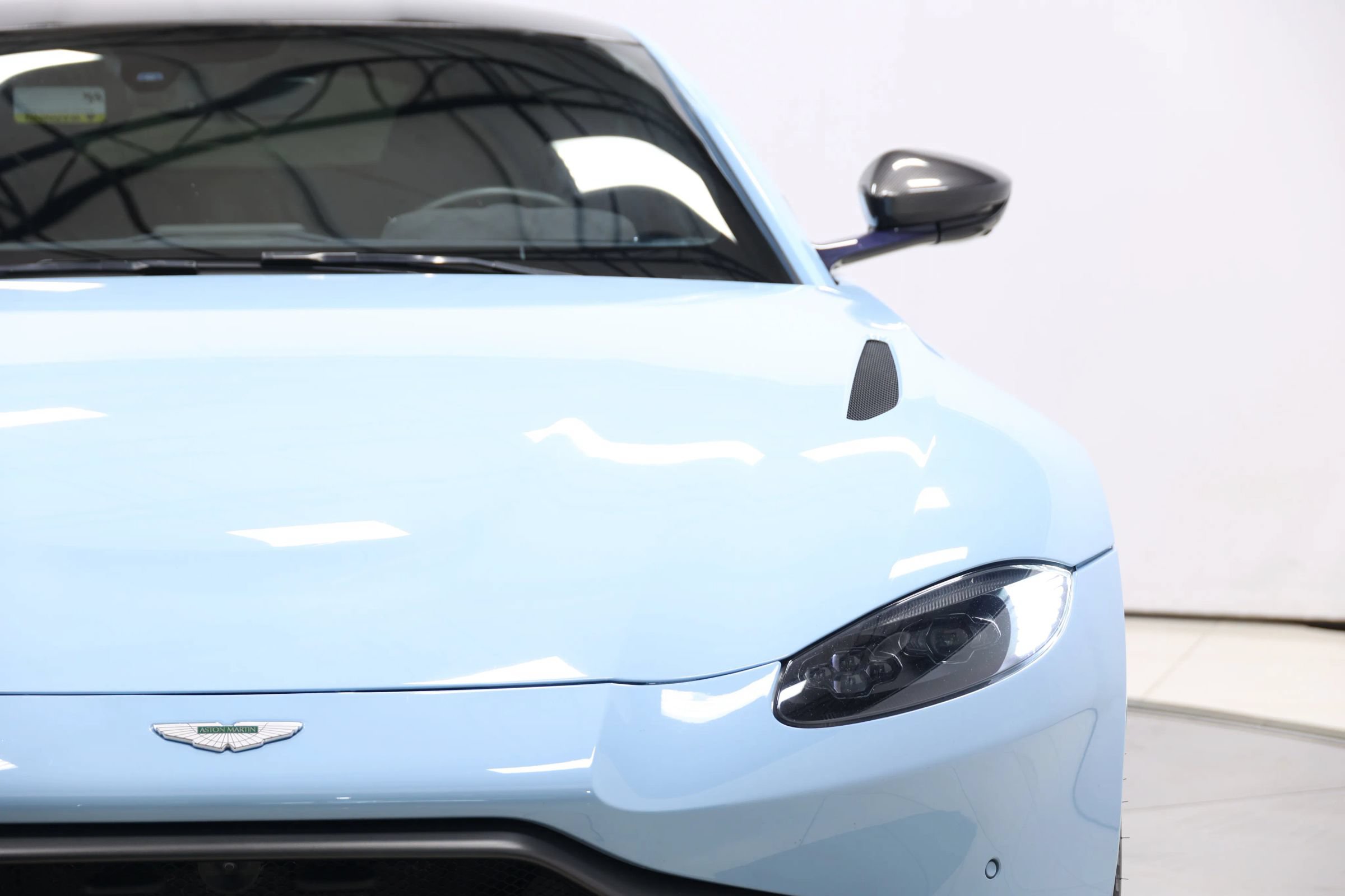 Used 2020 Aston Martin V8 Vantage Coupe RWD image 87