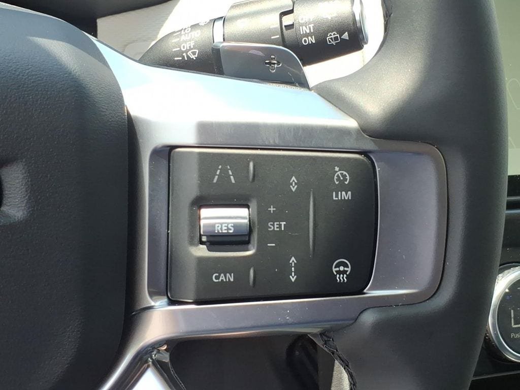 New 2026 Land Rover Discovery Limited Edition AWD/4WD image 19