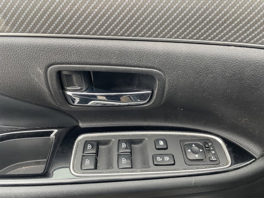 Used 2020 Mitsubishi Outlander SEL image 21