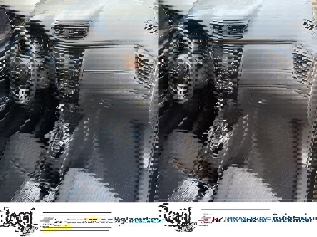 Used 2017 Nissan Rogue SV image 11