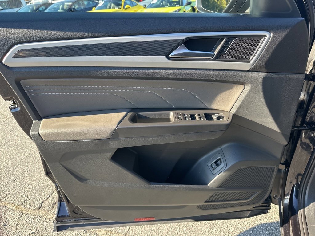 Used 2023 Volkswagen Atlas Cross Sport SEL image 27