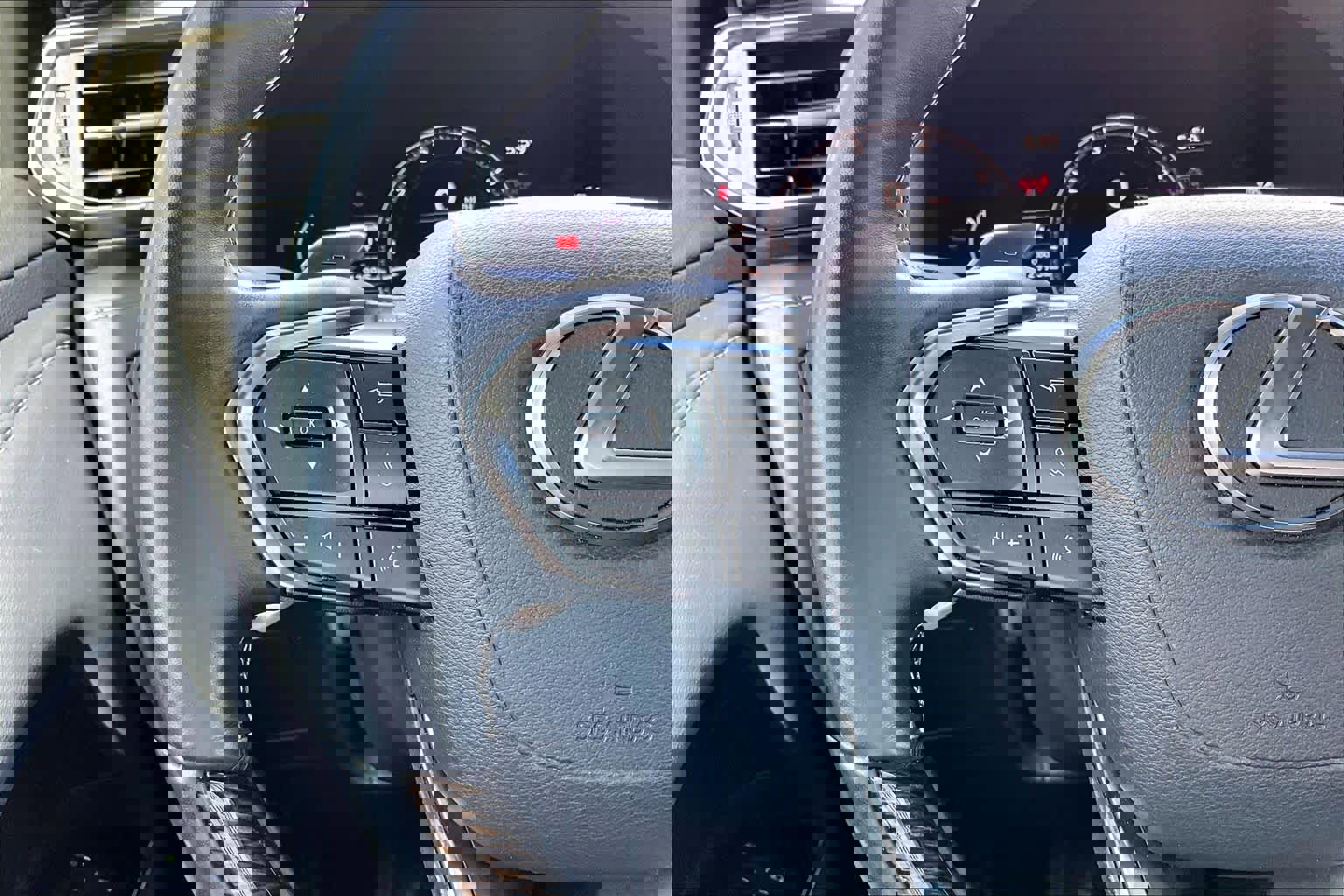 Used 2023 Lexus LX 600 4WD w/ Accessory Package (Z1) image 24