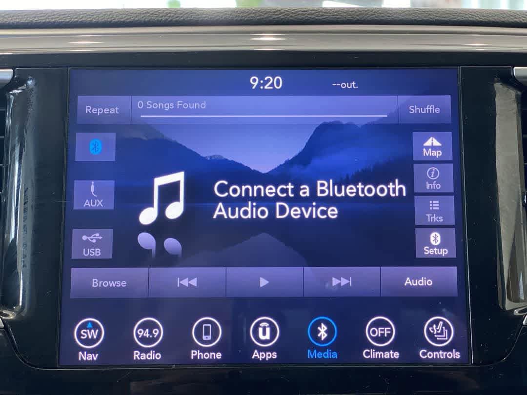 Used 2018 Chrysler Pacifica Limited image 19