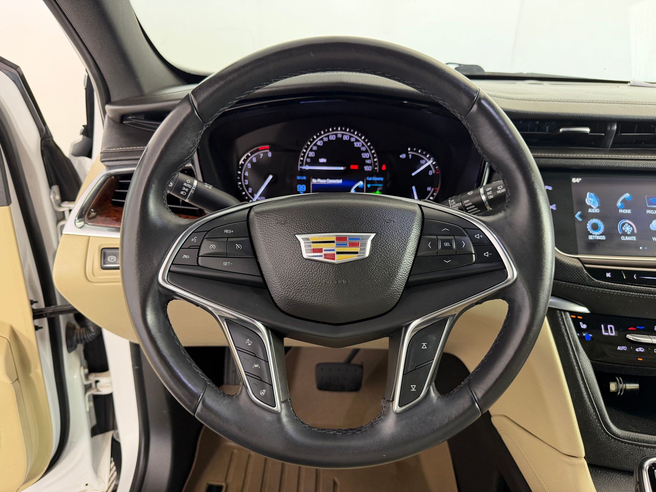 Used 2017 Cadillac XT5 Premium Luxury w/ Driver Assist Package FWD image 15