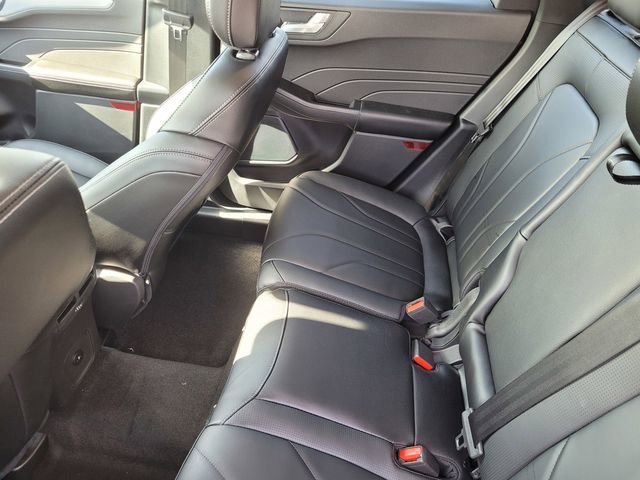 New 2025 Ford Escape SE w/ PHEV Premium Package FWD image 18