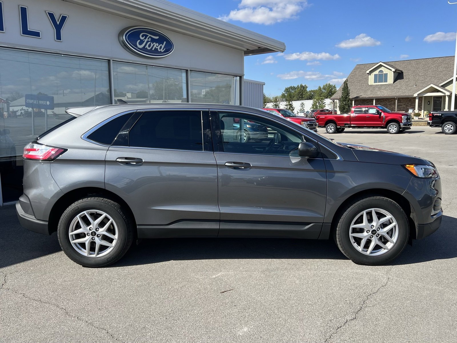Used 2023 Ford Edge SEL w/ Convenience Package image 8
