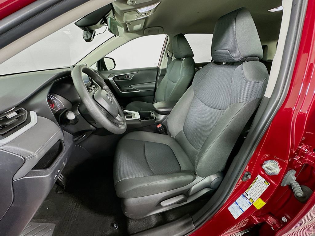 Used 2022 Toyota RAV4 LE image 20