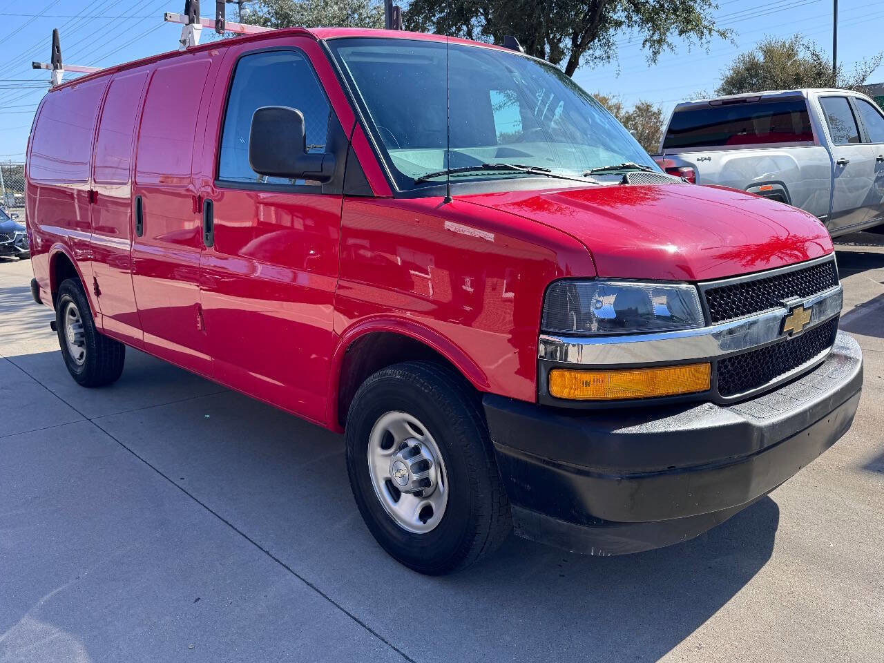 Used 2021 Chevrolet Express 2500 w/ Driver Convenience Package image 3