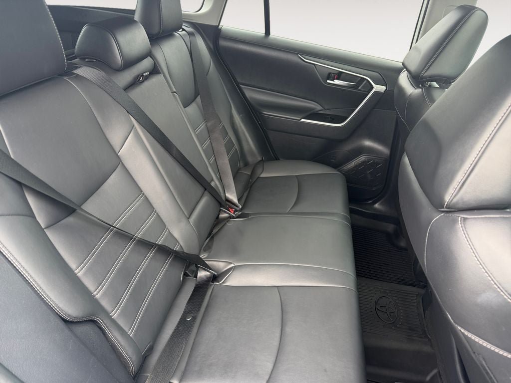 Used 2021 Toyota RAV4 XLE Premium AWD/4WD image 23