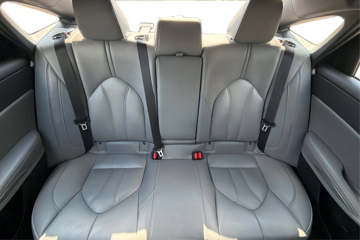Used 2019 Toyota Avalon XLE w/ Moonroof Package FWD image 14