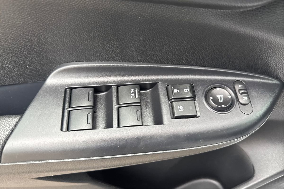 Used 2019 Honda Fit LX image 28