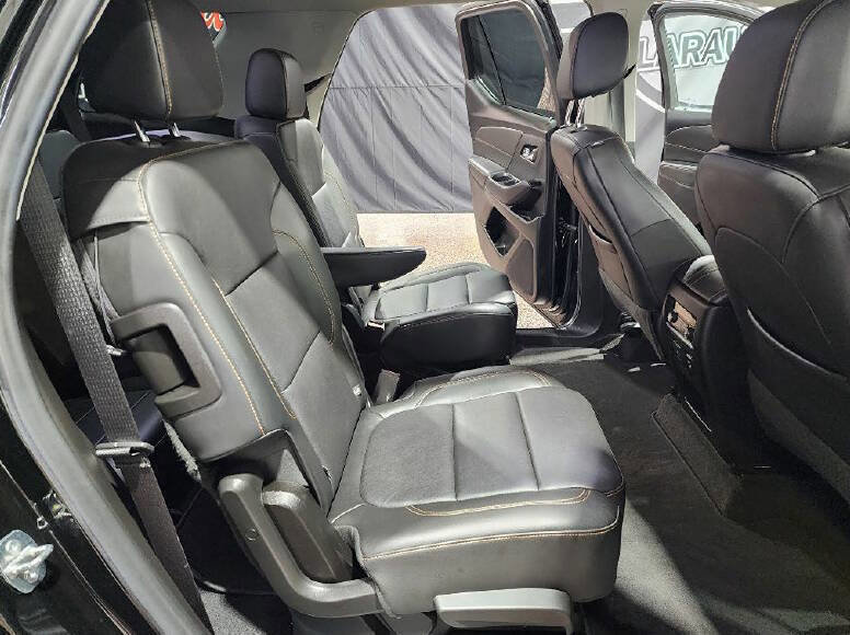 Used 2019 Chevrolet Traverse RS FWD image 12